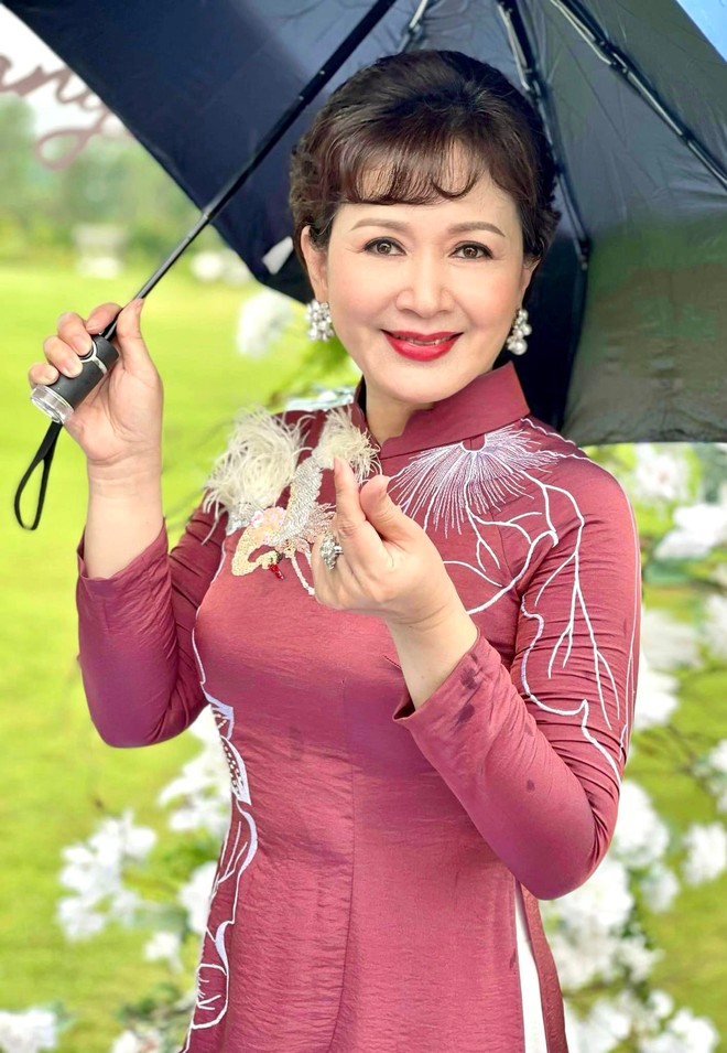 Nữ hoàng ảnh lịch đẹp nhất miền Bắc, nhan sắc thế nào mà từng được coi là "bùa may mắn"?- Ảnh 6.