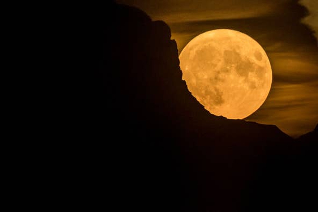 Siêu trăng hươu đực lớn nhất năm 2022, vẻ đẹp Chị Hằng làm xiêu lòng người yêu thiên văn khắp thế giới - Ảnh 2.