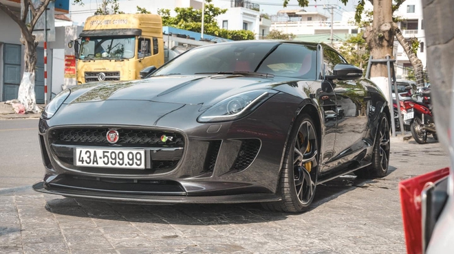 Jaguar F-Type trong dàn xe mạ vàng nổi tiếng Hải Dương lột xác diện mạo: Màu sơn nổi bật, nguyên bộ vành được đổi màu sáng chói - Ảnh 3.