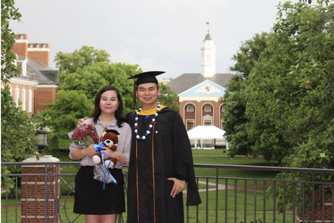 Từng mù Tiếng Anh, chàng trai 27 tuổi trở thành Thạc sĩ 3 trường ĐH Mỹ: Mong lập công ty để giúp đỡ trẻ em nghèo Việt Nam - Ảnh 7. Từng mù Tiếng Anh, chàng trai 27 tuổi trở thành Thạc sĩ 3 trường ĐH Mỹ: Mong lập công ty để giúp đỡ trẻ em nghèo Việt Nam - Ảnh 7.