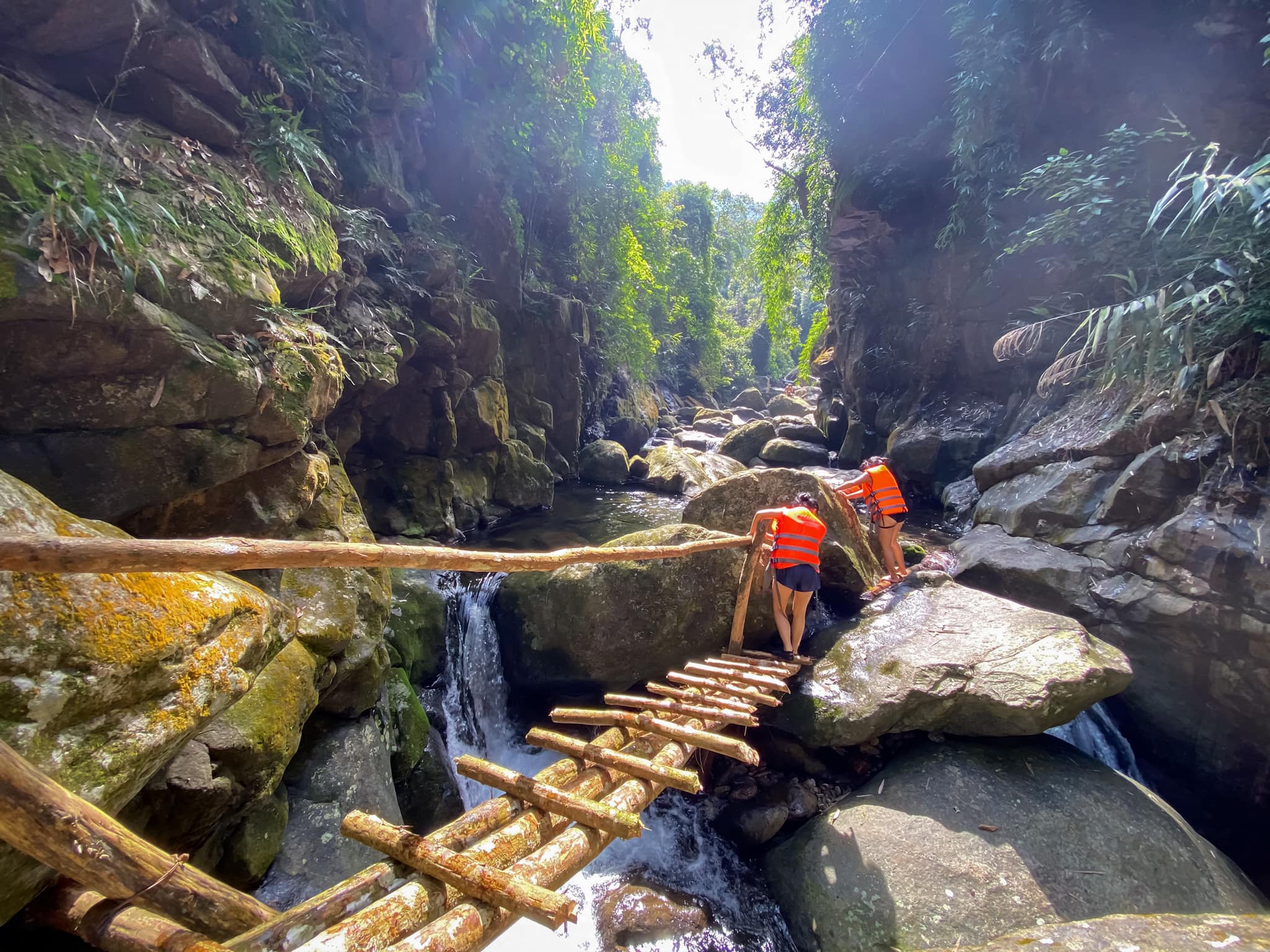 Thái Nguyên - vùng đất nổi tiếng với các đồi chè, nhưng không ngờ bây giờ lại có nhiều chỗ đẹp và lạ đến ngỡ ngàng thế này!  - Ảnh 7.
