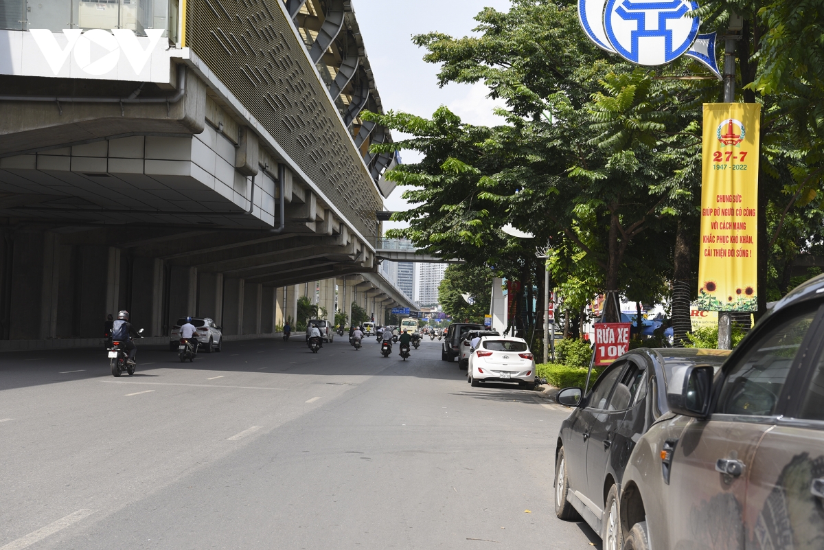 Đến hạn phân làn trên đường Nguyễn Trãi, mọi thứ vẫn chưa có gì thay đổi - Ảnh 8.