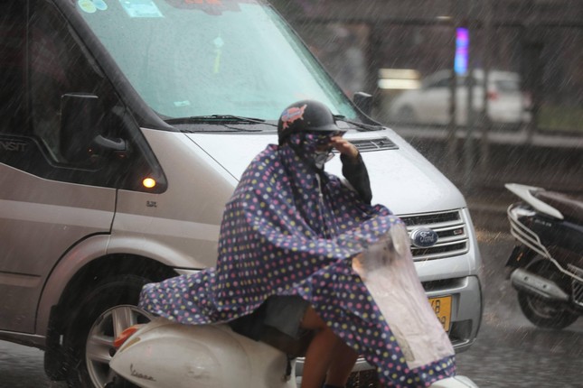  Bão số 1 đổ bộ Trung Quốc chiều nay, ven biển Quảng Ninh – Ninh Bình ảnh hưởng  - Ảnh 2.