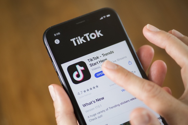  Chuyện gì đang xảy ra với TikTok: Bị tố truy cập dữ liệu quá mức 1 lần/giờ, rủi ro ‘bay’ khỏi các kho ứng dụng, nhiều giám đốc đồng loạt bỏ đi  - Ảnh 2.