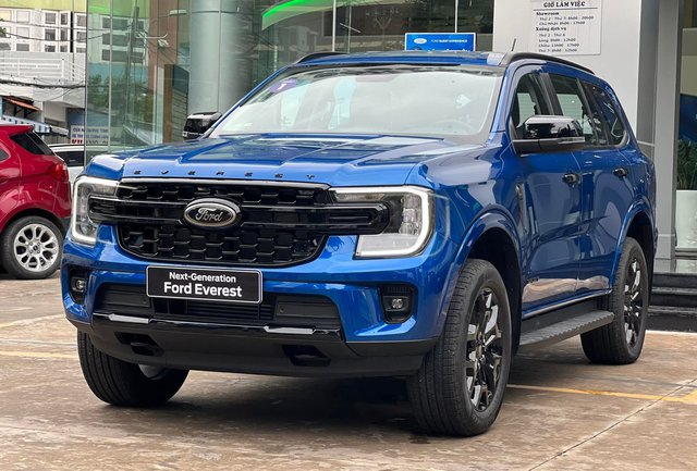 Soi gói lạc giá 200 triệu đồng của Ford Everest bản full option tại Việt Nam: Chỉ có 4 món, tặng thêm nhiều món - Ảnh 14.