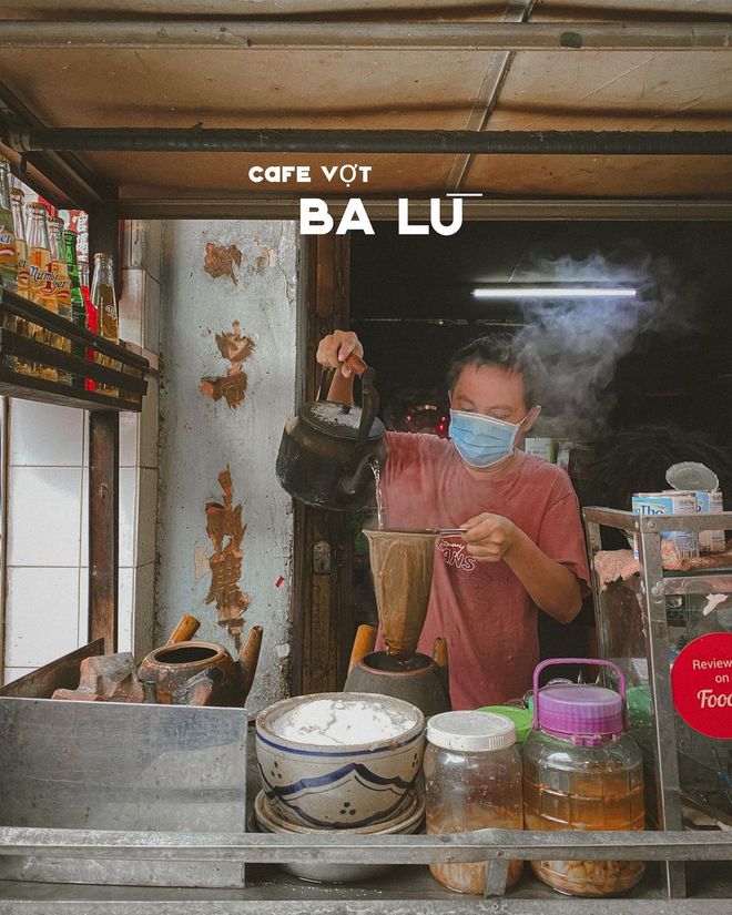 3 quán cafe vợt hơn 60 năm tuổi ở TP.HCM: Hương vị xưa nhưng không cũ, thu hút đông nghẹt khách mỗi sáng - Ảnh 13.