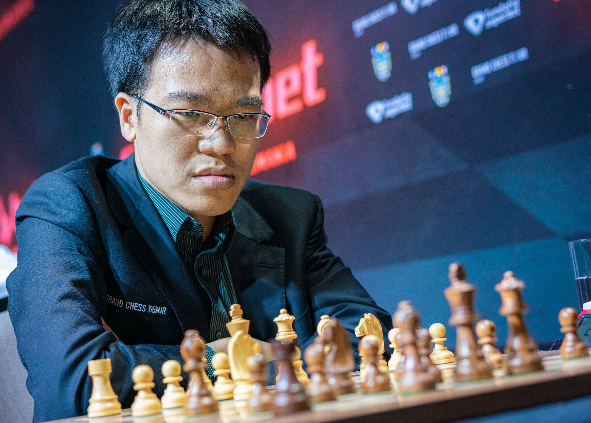 Với chiến thắng của Lê Quang Liêm tại giải cờ vua danh tiếng Aeroflot Open vào năm 2021, anh đã chứng minh được vị thế của mình trong hàng ngũ những tay cờ vua hàng đầu thế giới. Hãy xem các hình ảnh của Lê Quang Liêm chiến thắng trong các giải đấu cờ vua toàn cầu và được vinh danh trong các cuộc thi danh tiếng khác.