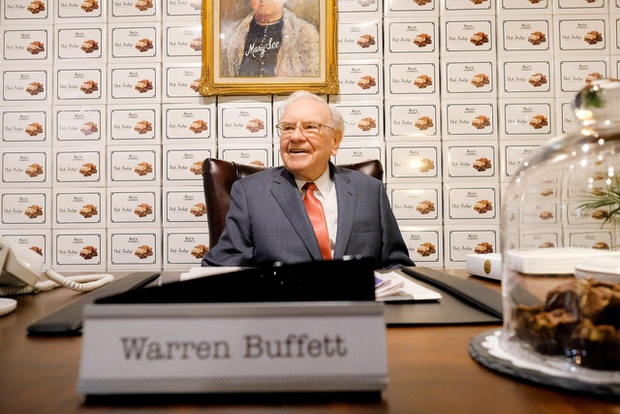 Làm việc vì đam mê như Warren Buffett: Từng không hề hỏi lương khi chưa là tỷ phú, cuối tháng mới biết nhận được bao nhiêu tiền - Ảnh 1.