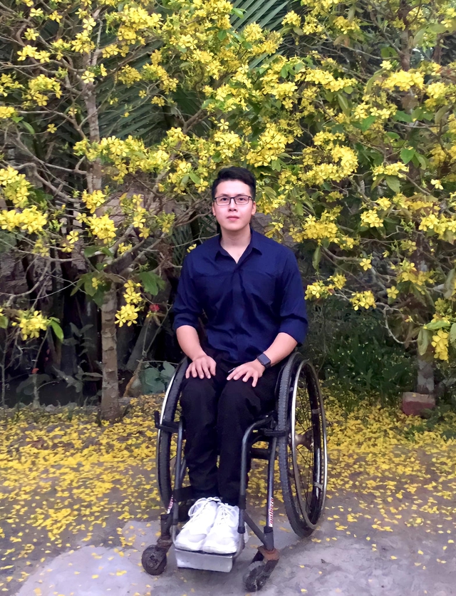 Chàng trai đi phượt khắp Việt Nam bằng xe lăn: Tạo ra điều kỳ diệu cho chính mình, tự tay làm nên khu vườn nhỏ mơ ước - Ảnh 2.