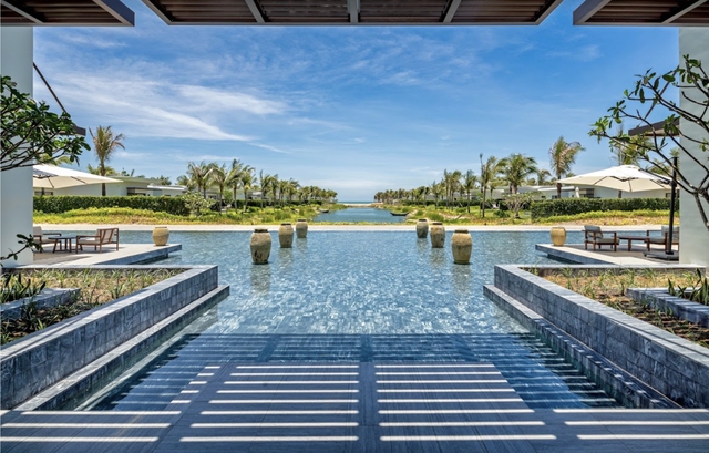Khu resort được hàng loạt sao Việt “chọn mặt gửi vàng” trong ngày trọng đại: Chỉ cách Tp. HCM 2 tiếng lái xe, không gian Địa Trung Hải, view biển cực lãng mạn - Ảnh 4.