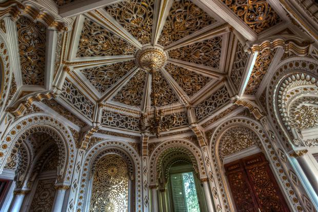  Bên trong lâu đài bị bỏ hoang Sammezzano: Kiệt tác kiến trúc bậc nhất thế giới, hơn 30 năm chẳng ai chăm sóc nhưng vẫn đẹp nao lòng - Ảnh 9.