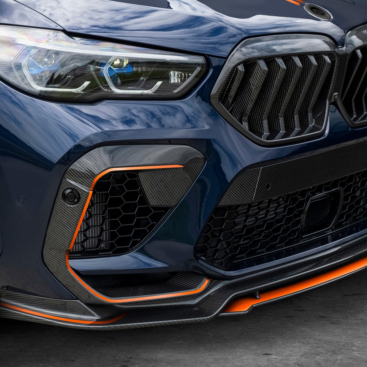 Mê mẩn với BMW X6 M độ phong cách nội thất Lamborghini