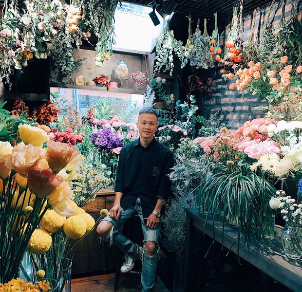  Founder Mira Florist & Garden: Chàng trai bỏ IT vì quá mê hoa, trở thành ông chủ, bán cả trăm triệu một tác phẩm hoa mang phong cách quý tộc Anh - Ảnh 1.