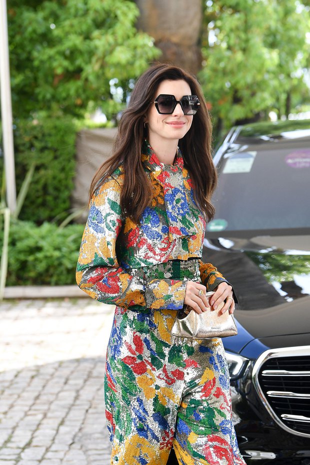 Clip người qua đường tình cờ gặp Anne Hathaway ở Cannes, chỉ 9 giây cũng đủ gây sốt vì nhan sắc thật của báu vật Hollywood - Ảnh 6.