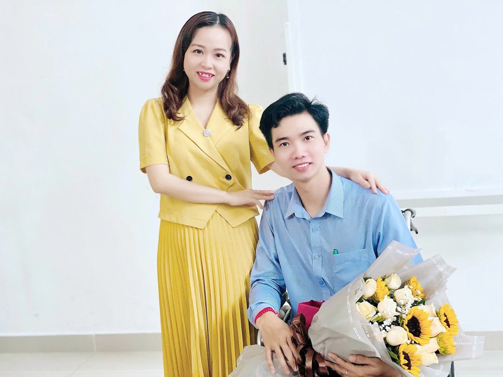 Thạc sỹ tâm lý bị trầm cảm sau cú ngã hỏng đôi chân: Vực dậy nhờ câu so sánh của bố - Ảnh 4. Thạc sỹ tâm lý bị trầm cảm sau cú ngã hỏng đôi chân: Vực dậy nhờ câu so sánh của bố - Ảnh 4.