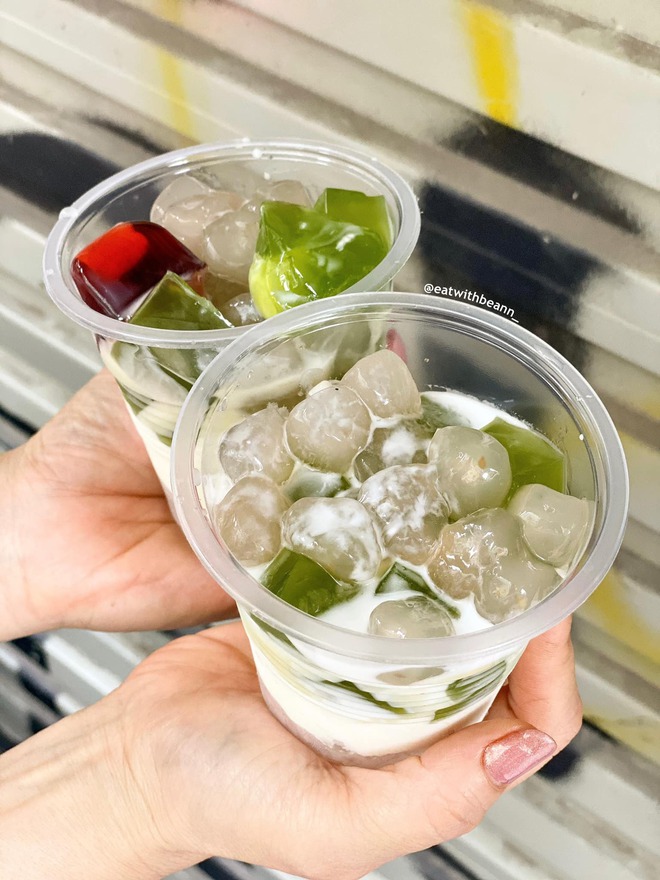 Đủ các món thạch đa dạng bán khắp các con phố Hà Nội, cứ hè đến là trở thành món ăn không thể thiếu - Ảnh 16.