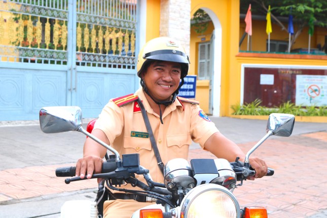  Quên giấy báo dự thi, thí sinh được CSGT vượt hơn 10 km đưa về nhà lấy kịp giờ thi  - Ảnh 5.