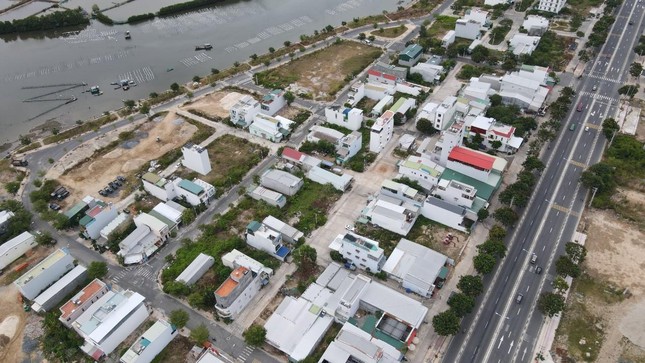  Nha Trang muốn đấu giá 78 lô biệt thự thành một gói để tránh ‘quân xanh - quân đỏ’  - Ảnh 1.