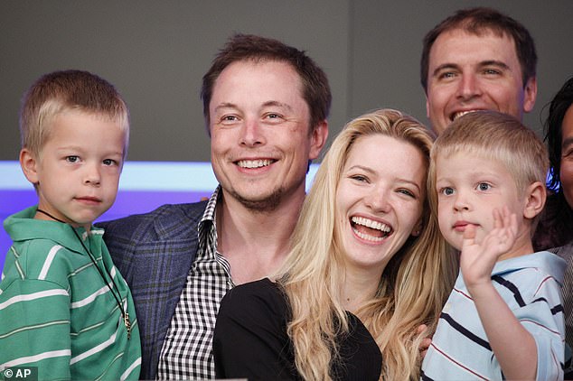 Gia đình con đàn cháu đống và tình sử lằng nhằng của Elon Musk: Thành tích chống suy giảm dân số vô tiền khoáng hậu - Ảnh 5.
