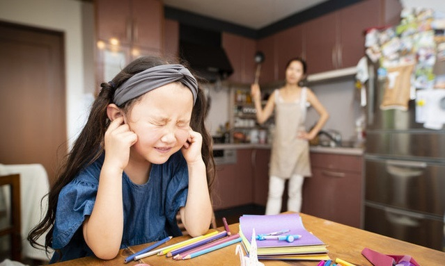 自分の子供を他の人の子供と比較することがよくある母親は、たった7つの単語が書かれた紙を受け取ったときに泣きました。  - 写真 2。