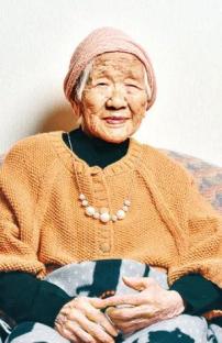 Được hỏi về bí quyết sống trường thọ, cụ bà cao tuổi nhất thế giới mỉm cười trả lời: Uống Coca! - Ảnh 4.