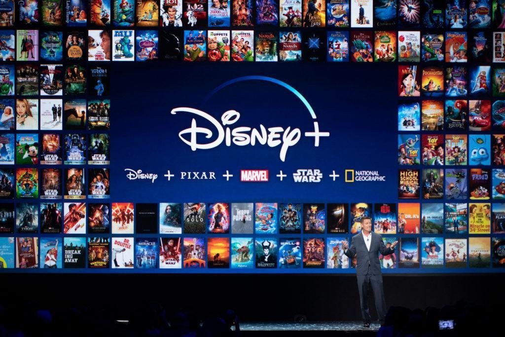 Vì đâu Disney “soán ngôi” Netflix? - Ảnh 1. Vì đâu Disney “soán ngôi” Netflix? - Ảnh 1.