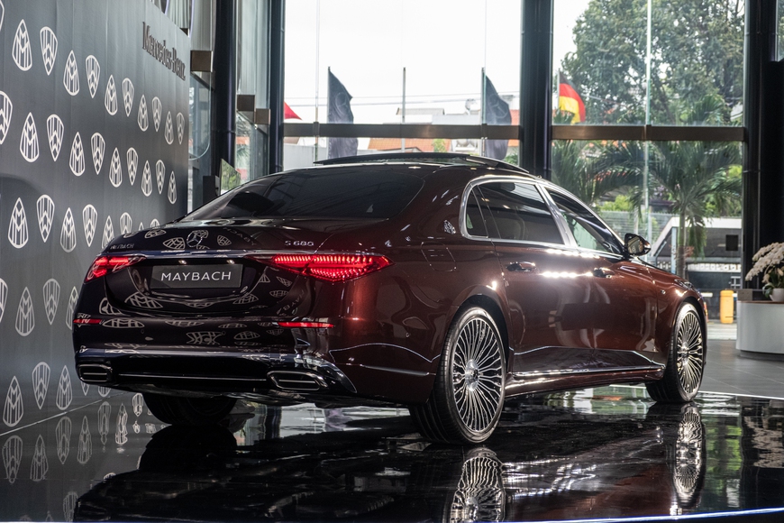 Ngồi thử Mercedes-Maybach S 680 giá 16 tỷ đồng tại Việt Nam: Đóng mở cửa như Rolls-Royce, ghế ông chủ có thể biến thành giường - Ảnh 13.