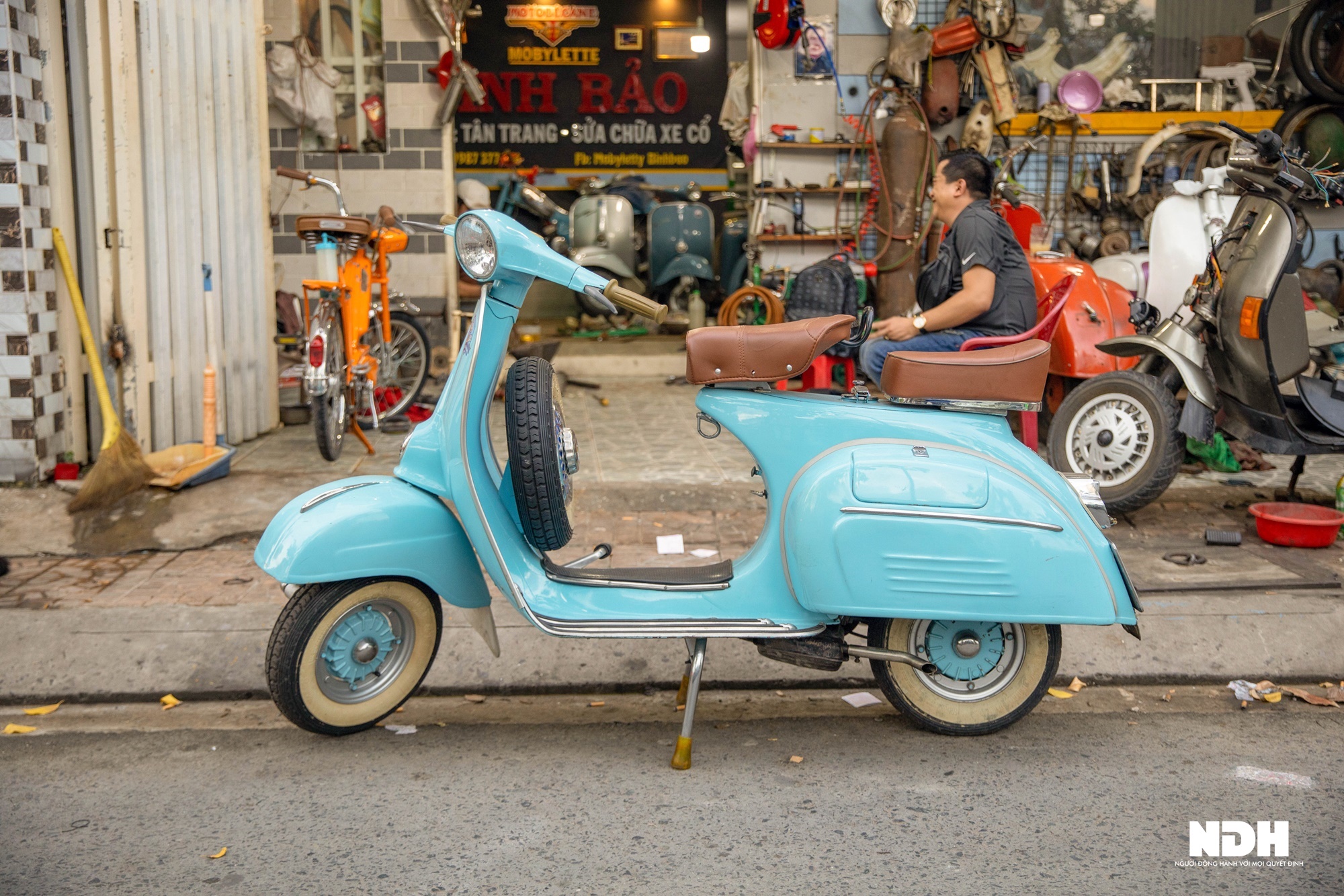 Phục chế xế cổ Lambretta 1966 tại Sài Gòn