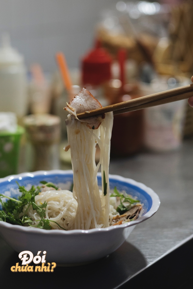 Một ngày đi ăn tại siêu ngõ ẩm thực ngay giữa lòng phố cổ Hà Nội, dạo một vòng là no căng bụng - Ảnh 13.