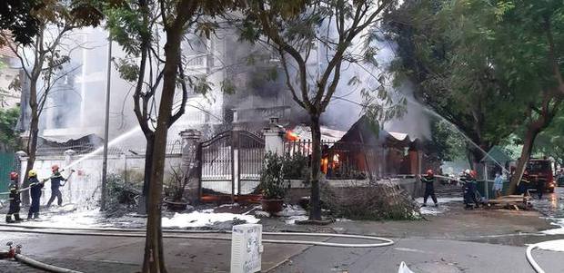  Hà Nội: Cháy lớn lúc rạng sáng tại căn biệt thự ở quận Hoàng Mai - Ảnh 5.