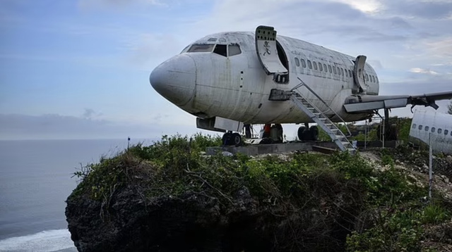 Bí ẩn đằng sau chiếc Boeing 737 bị bỏ quên trên cánh đồng ở Bali suốt nhiều năm trời - Ảnh 5.
