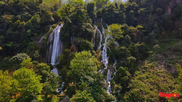 Discover the beautiful and charming Ta Nang waterfall in the middle of Son La mountains - Photo 2.