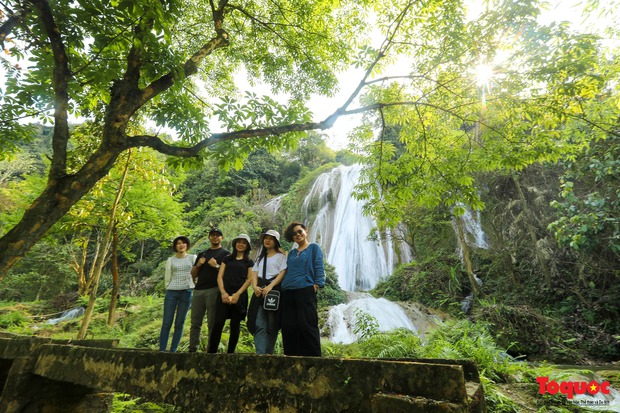 Discover the beautiful and charming Ta Nang waterfall in the middle of Son La mountains - Photo 17.