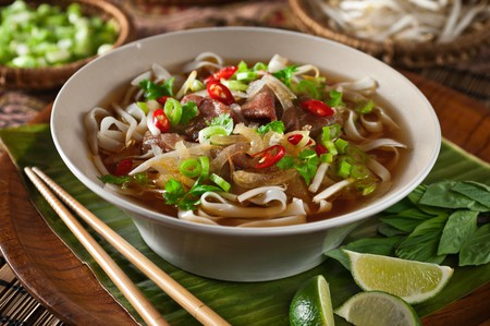 The guy who left Canada to settle in Vietnam: Here are 10 delicious dishes that must be eaten - Photo 3.
