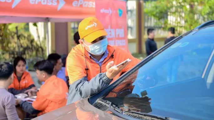 Bộ GTVT ra tối hậu thư khắc phục lỗi dán chồng thẻ thu phí không dừng ETC - Ảnh 1. Bộ GTVT ra tối hậu thư khắc phục lỗi dán chồng thẻ thu phí không dừng ETC - Ảnh 1.