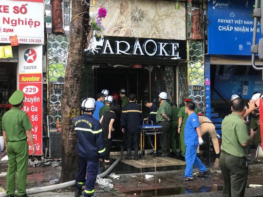 Điều tra vụ cháy quán karaoke làm 3 chiến sĩ hi sinh, rà soát toàn bộ quán karaoke, bar, vũ trường - Ảnh 1.
