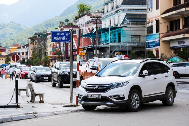 Sa Pa cấm ô tô khách và xe tải trên hàng loạt tuyến đường từ 21/8 - Ảnh 1.