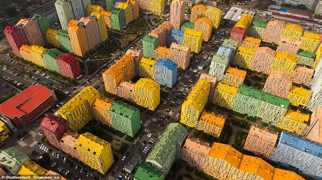 Thị trấn Lego siêu độc lạ sặc sỡ sắc màu, bước vào có cảm giác lạc vào thế giới đồ chơi khổng lồ - Ảnh 12.