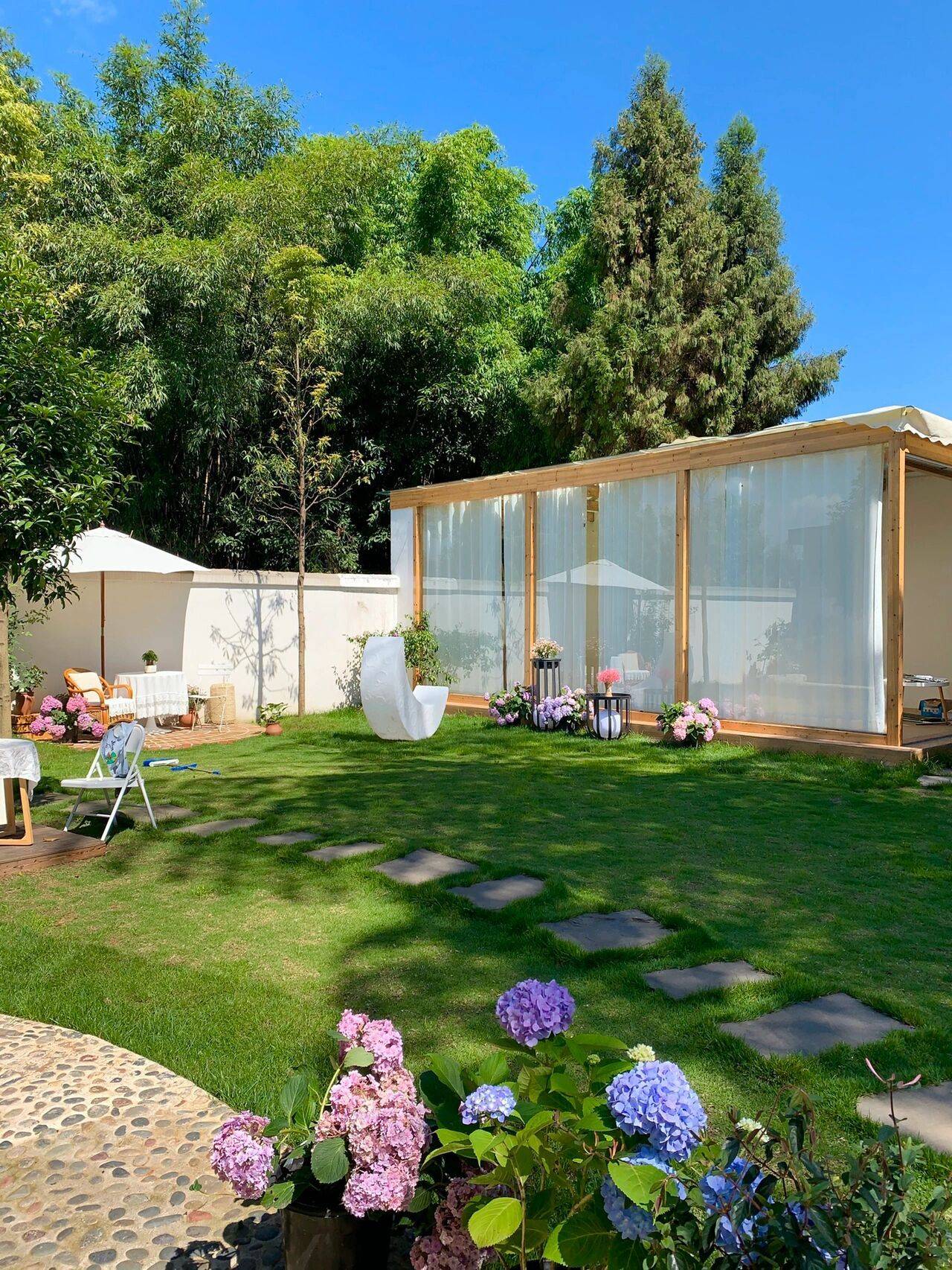 故郷に帰るために街を離れた9xガールは、リゾートのように美しい古民家を精力的にリノベーションした - 写真1.