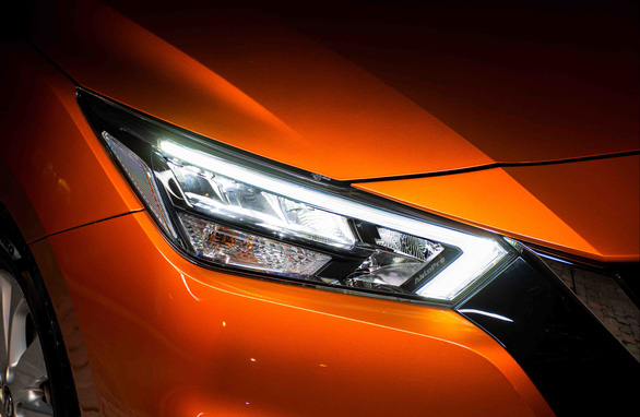 Tranh cãi bộ đèn pha Nissan Almera giá gần 80 triệu đồng: Các dòng xe phổ thông khác ra sao? - Ảnh 4.