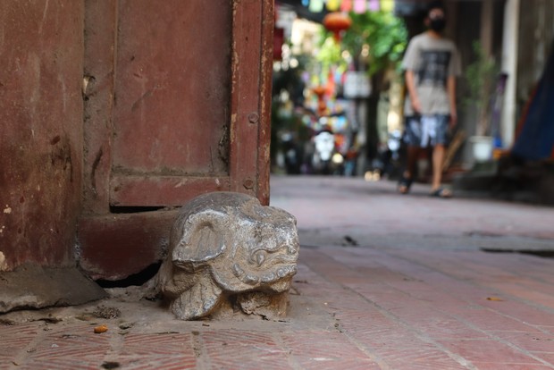 Chùm ảnh: Những cổng làng cổ kính trong lòng phố phường tấp nập của Hà Nội - Ảnh 10.