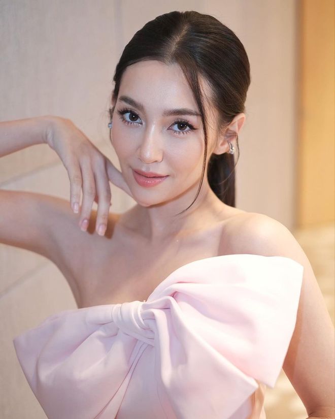Mỹ nhân trăm năm có một" Bella Ranee: Đóng phim hay đến mức giúp Bangkok hết tắc đường và cách hành xử văn minh với tình yêu 10 năm