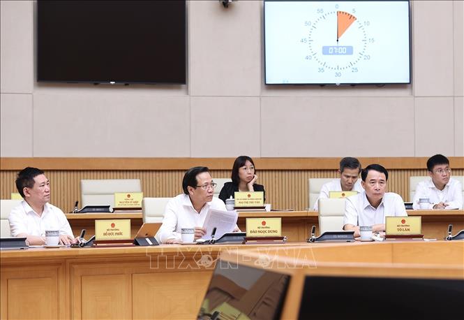 Thủ tướng: Luật Đất đai liên quan nhiều đối tượng, nhiều luật nên phải nghiên cứu thận trọng - Ảnh 1.