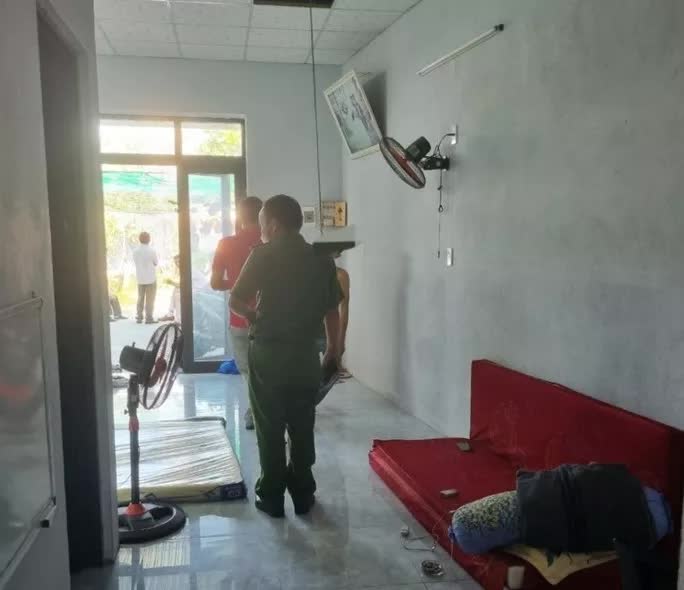 Đà Nẵng: Vợ thấy chồng tự tử qua camera an ninh - Ảnh 1. Đà Nẵng: Vợ thấy chồng tự tử qua camera an ninh - Ảnh 1.