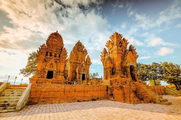  Cụm tháp Chăm đẹp nhất đất Việt vẫn giữ được vẻ nguyên vẹn sau 800 năm - Ảnh 2.
