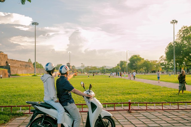 Phải nghỉ học vì sức khỏe yếu, 9X dành trọn tâm huyết làm tour xe máy trải nghiệm xứ Huế - Ảnh 1.