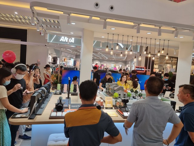 Khai trương Sony Center tại Vincom Mega Mall Hà Nội: người dùng thêm nhiều trải nghiệm - Ảnh 3.