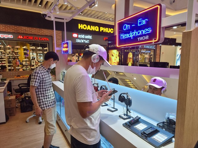 Khai trương Sony Center tại Vincom Mega Mall Hà Nội: người dùng thêm nhiều trải nghiệm - Ảnh 4.