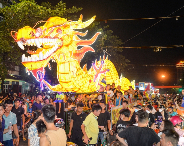  Tưng bừng không khí lễ hội Tết Trung thu lớn nhất cả nước ở Tuyên Quang - Ảnh 2.