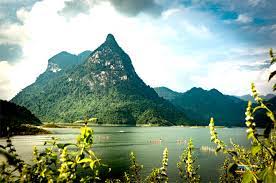 Vịnh Hạ Long trên núi và loạt địa điểm hấp dẫn ở Tuyên Quang cho kỳ nghỉ lễ sắp tới nếu muốn tận hưởng không khí trong lành - Ảnh 9.